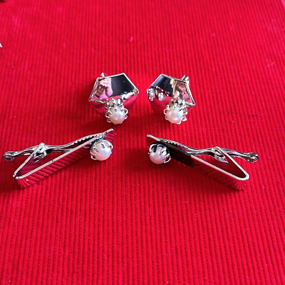 Vintage Cultured Pearl Cufflinks & Tie Clip